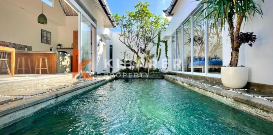 2 bedrooms Villa in Kerobokan, Badung, Indonesia No. 12578