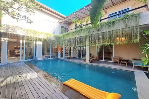 5 bedrooms Villa in Seminyak, Badung, Indonesia No. 12575