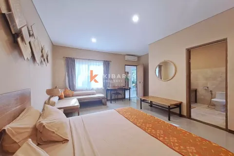 5 bedrooms Villa in Seminyak, Badung, Indonesia No. 12575 24