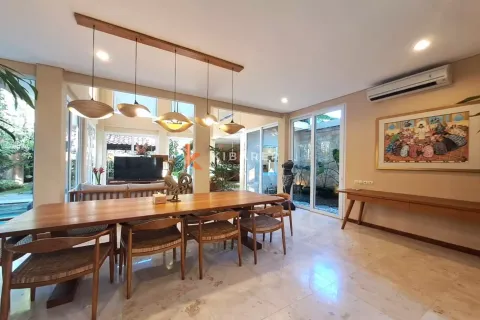 5 bedrooms Villa in Seminyak, Badung, Indonesia No. 12575 15