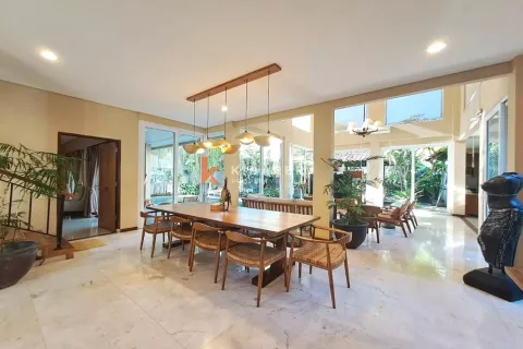 5 bedrooms Villa in Seminyak, Badung, Indonesia No. 12575 14