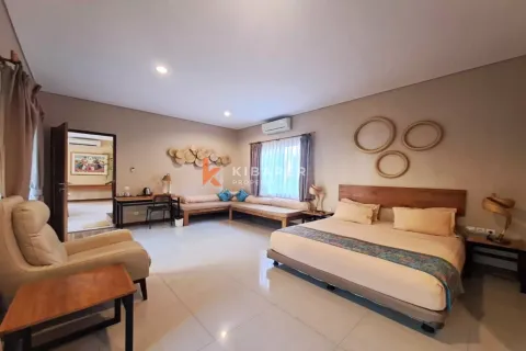 5 bedrooms Villa in Seminyak, Badung, Indonesia No. 12575 20