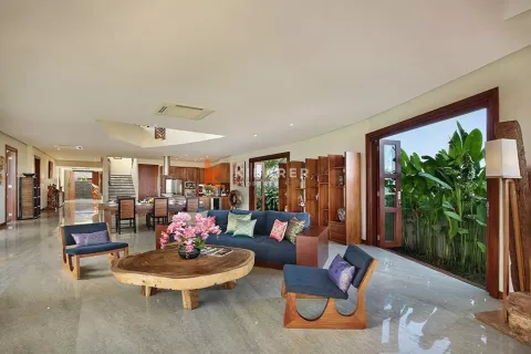 5 bedrooms Villa in Jimbaran, Badung, Indonesia No. 12576 7