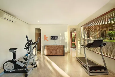 5 bedrooms Villa in Jimbaran, Badung, Indonesia No. 12576 28