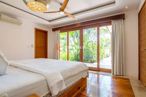 5 bedrooms Villa in Canggu, Badung, Indonesia No. 12577 22
