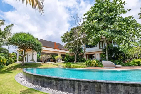 5 bedrooms Villa in Canggu, Badung, Indonesia No. 12577 5