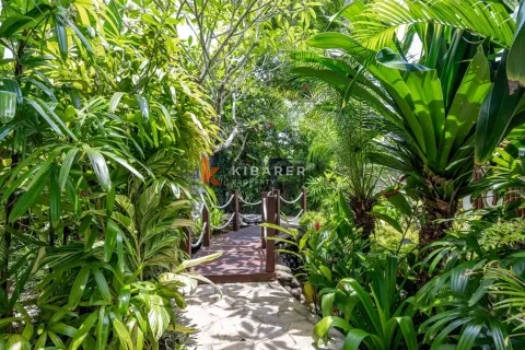 5 bedrooms Villa in Canggu, Badung, Indonesia No. 12577 26