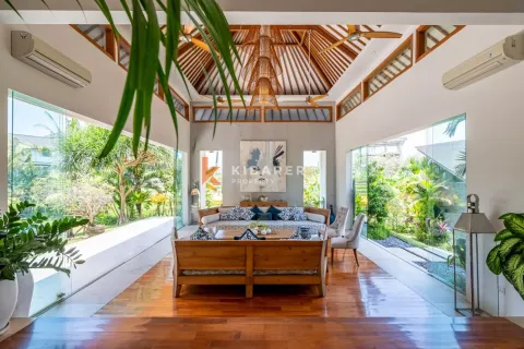 5 bedrooms Villa in Canggu, Badung, Indonesia No. 12577 7