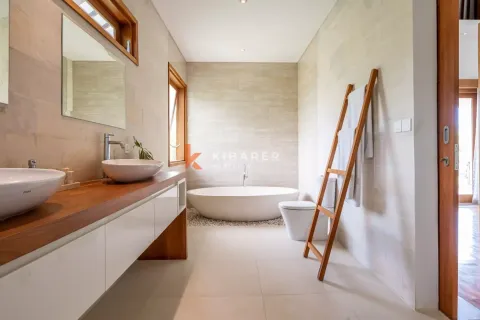 5 bedrooms Villa in Canggu, Badung, Indonesia No. 12577 16