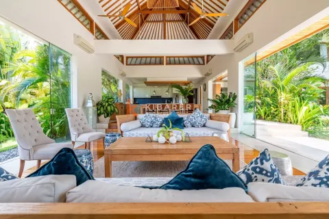 5 bedrooms Villa in Canggu, Badung, Indonesia No. 12577 8