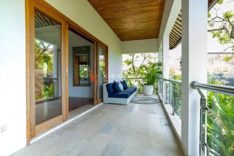 5 bedrooms Villa in Canggu, Badung, Indonesia No. 12577 17