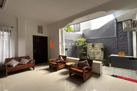 5 bedrooms Villa in Denpasar, Indonesia No. 12270 5