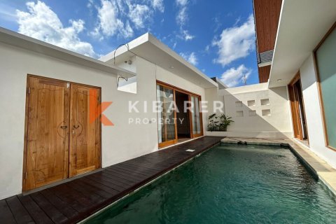 2 bedrooms Villa in Kerobokan, Badung, Indonesia No. 12273 2