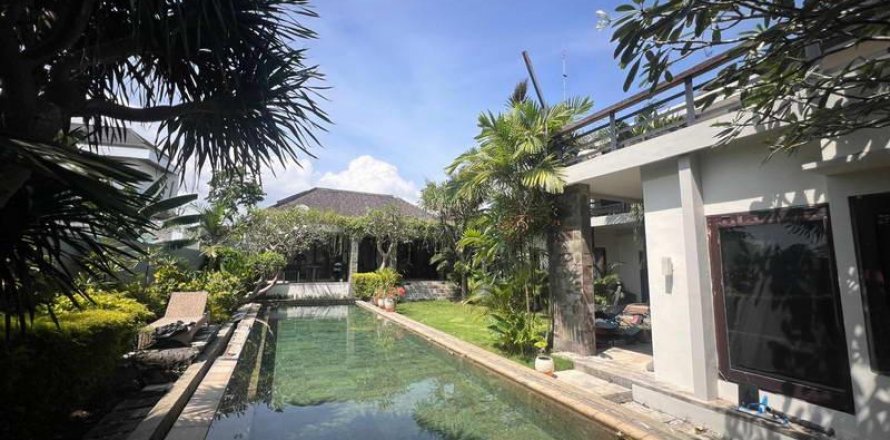 4 bedrooms Villa in Canggu, Badung,  No. 9029