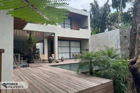 Вилла с 3 спальнями в Kerobokan, Бадунг,  № 8954 3