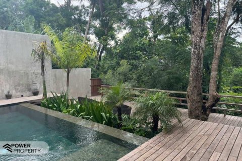 Вилла с 3 спальнями в Kerobokan, Бадунг,  № 8954 2