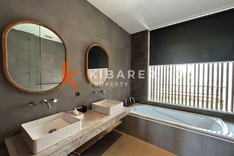2 bedrooms Villa in Canggu, Badung, Indonesia No. 11918 24