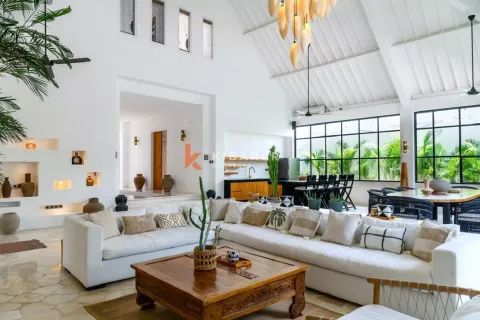 4 bedrooms Villa in Badung, Indonesia No. 11912 3