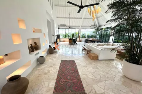 4 bedrooms Villa in Badung, Indonesia No. 11912 20