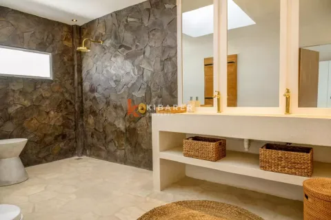 4 bedrooms Villa in Badung, Indonesia No. 11912 17