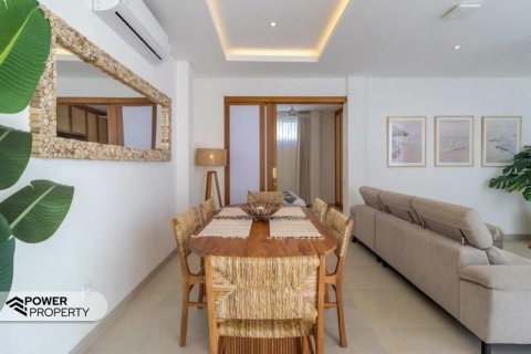 3 bedrooms Villa in Seminyak, Badung, Indonesia No. 13580 4