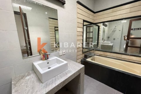 2 bedrooms Villa in Kerobokan, Badung, Indonesia No. 13093 5