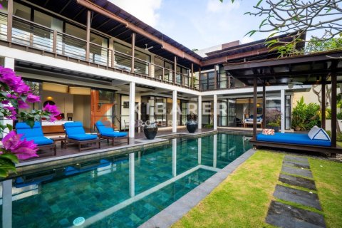 4 bedrooms Villa in Jimbaran, Badung, Indonesia No. 12143