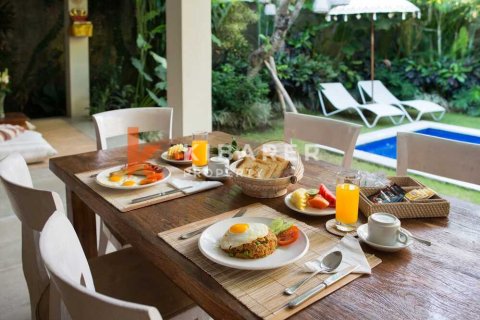 2 bedrooms Villa in Seminyak, Badung, Indonesia No. 12141 6