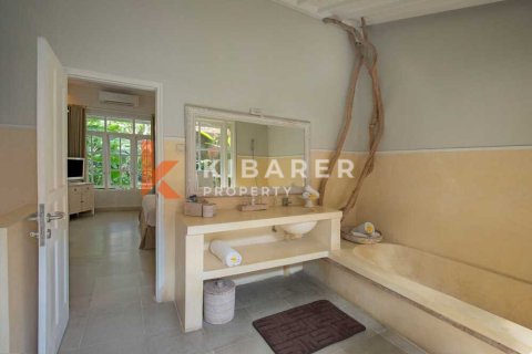 2 bedrooms Villa in Seminyak, Badung, Indonesia No. 12141 11