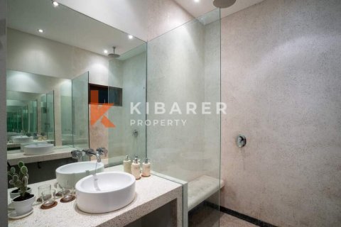 3 bedrooms Villa in Seminyak, Badung, Indonesia No. 12144 10