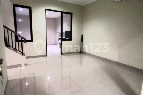 Дом с 3 спальнями в Джакарта,  № 9136 1