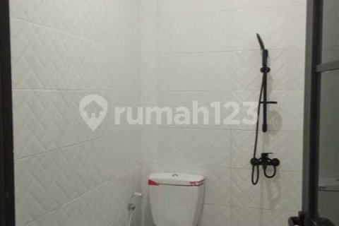 Дом с 4 спальнями в Джакарта,  № 9137 11