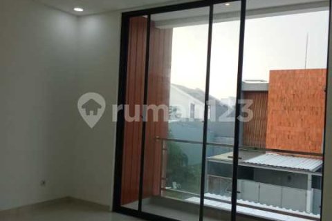 Дом с 4 спальнями в Джакарта,  № 9137 10