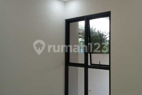 Дом с 4 спальнями в Джакарта,  № 9137 2