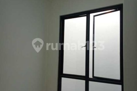 Дом с 4 спальнями в Джакарта,  № 9137 12