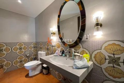 5 bedrooms Villa in Tibubeneng, Badung, Indonesia No. 11932 20