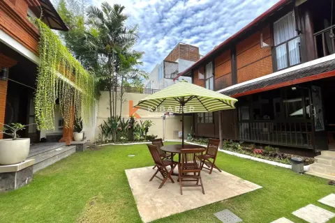 5 bedrooms Villa in Tibubeneng, Badung, Indonesia No. 11932 3