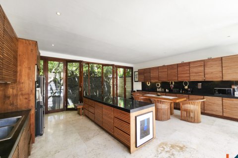 3 bedrooms Villa in Kerobokan, Badung, Indonesia No. 10929 18