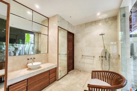 3 bedrooms Villa in Kerobokan, Badung, Indonesia No. 10929 28