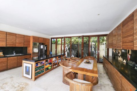 3 bedrooms Villa in Kerobokan, Badung, Indonesia No. 10929 19