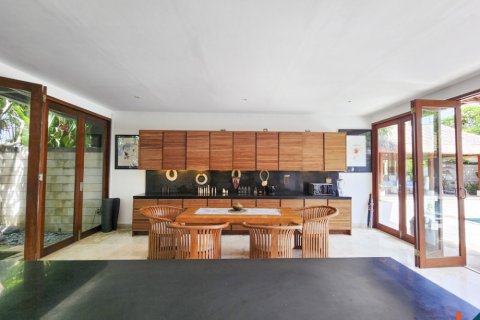 3 bedrooms Villa in Kerobokan, Badung, Indonesia No. 10929 16