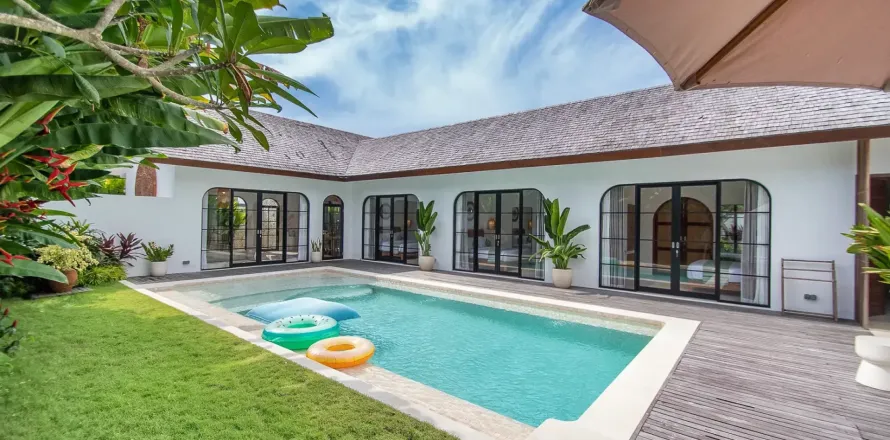 3 bedrooms Villa in South Kuta, Badung, Indonesia No. 10932