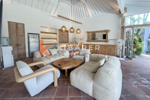 3 bedrooms Villa in Kerobokan, Badung, Indonesia No. 12180 2