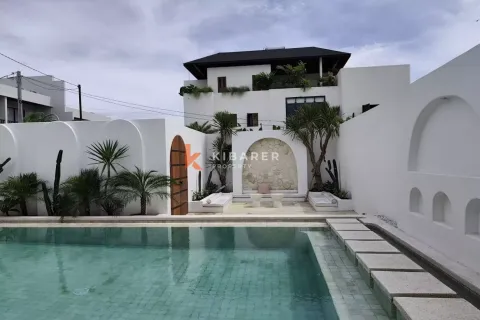 3 bedrooms Villa in South Kuta, Badung, Indonesia No. 12181