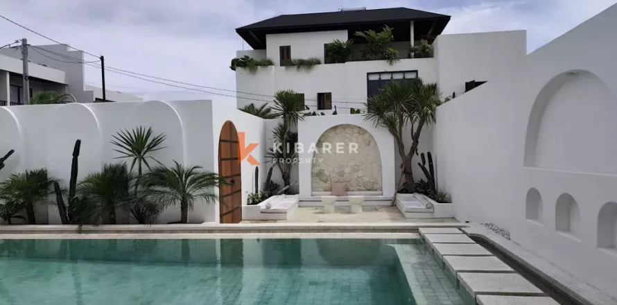 3 bedrooms Villa in South Kuta, Badung, Indonesia No. 12181