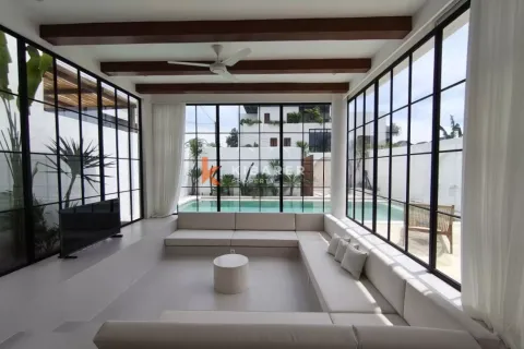 3 bedrooms Villa in South Kuta, Badung, Indonesia No. 12181 6