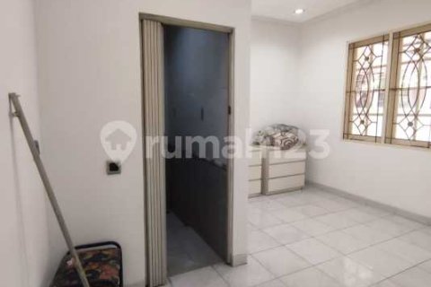 3 bedrooms House in Gambir, Jakarta, Indonesia No. 13446 9