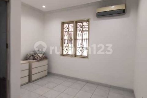 3 bedrooms House in Gambir, Jakarta, Indonesia No. 13446 4