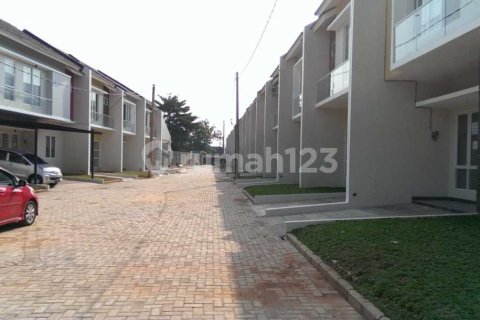 3 bedrooms House in Tangerang, Indonesia No. 13438 4