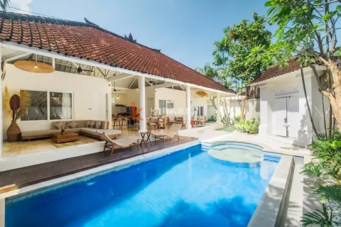 3 bedrooms Villa in Seminyak, Badung, Indonesia No. 12441